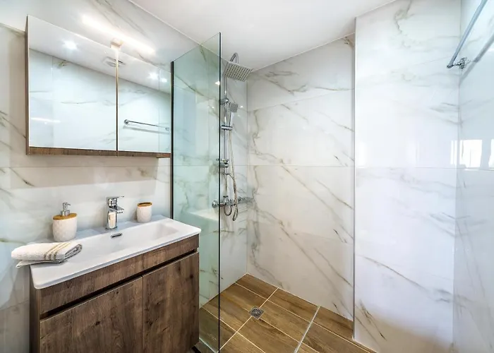 Seaside In Agkisaras